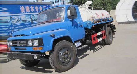 东风尖头吸粪车-