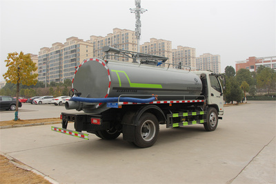福田奥铃9.3方吸粪车 高效环卫作业的可靠伙伴